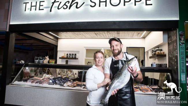 South Melbourne Market, summer night market starts again! Seafood foodie's favorite art bazaa