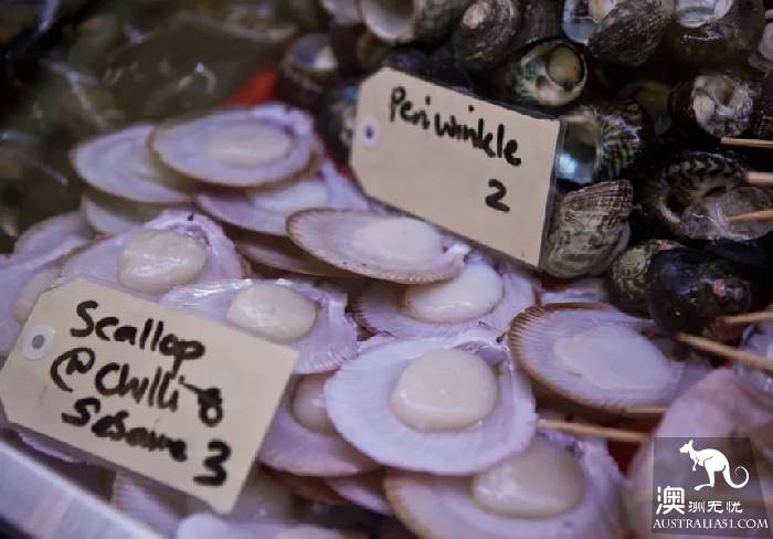 South Melbourne Market, summer night market starts again! Seafood foodie's favorite art bazaa