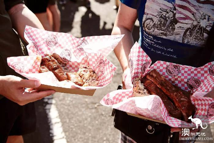 South Melbourne Market, summer night market starts again! Seafood foodie's favorite art bazaa