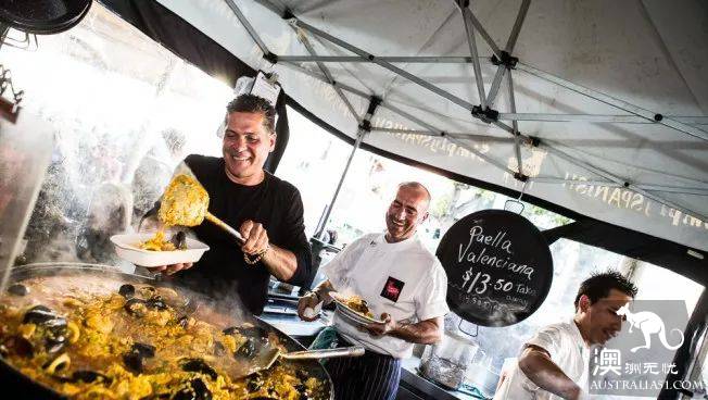 South Melbourne Market, summer night market starts again! Seafood foodie's favorite art bazaa