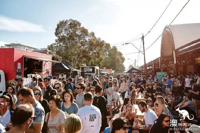 South Melbourne Market, summer night market starts again! Seafood foodie's favorite art bazaa