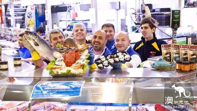 South Melbourne Market, summer night market starts again! Seafood foodie's favorite art bazaa