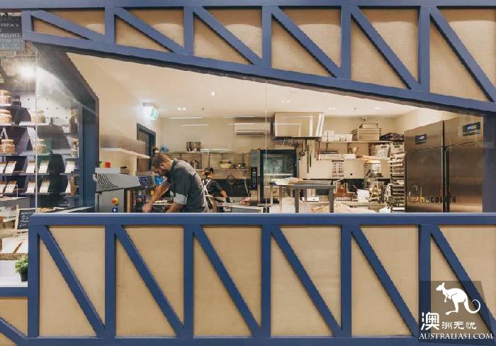 South Melbourne Market, summer night market starts again! Seafood foodie's favorite art bazaa