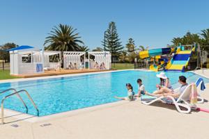 西海滩公园度假村（Adelaide Shores Resort）