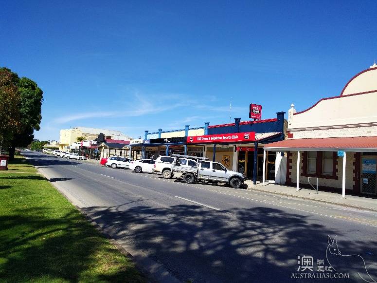 The old driver's self-driving strategy in south Australia's York peninsula