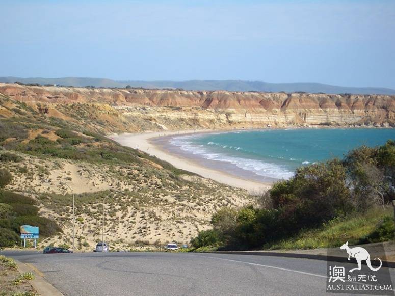 澳洲最早由官方认可的裸体海滩马塞林海滩（Maslin Beach）