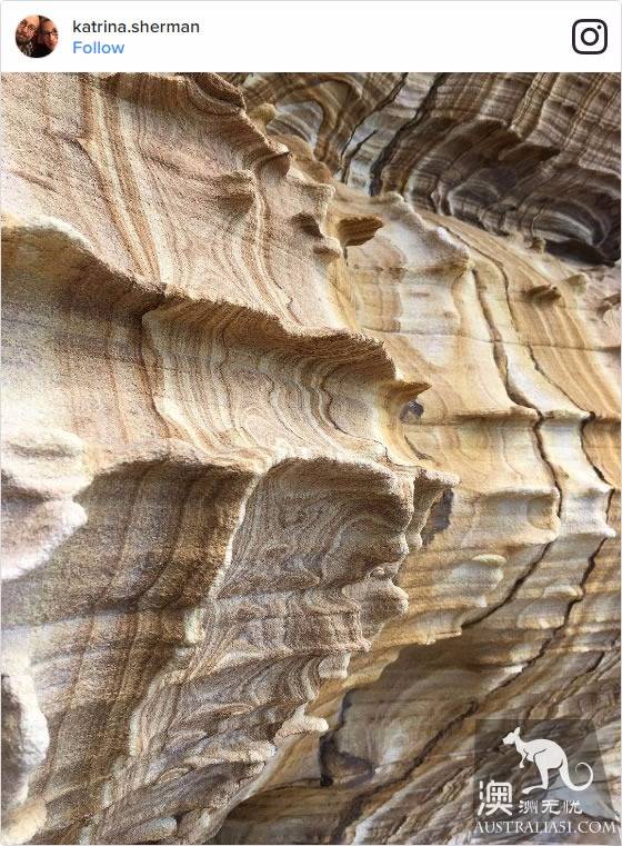 The famous colorful cliff of (Maria Island), Mariah Island, Tata, is like a painting of nature