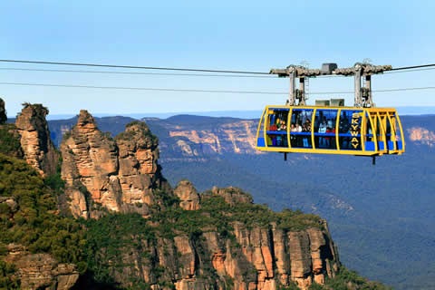 Transport and play from Sydney to the Blue Mountain town of Katumba (Katoomba)