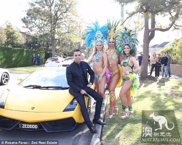 How could Australia sell a house like this? A group of sexy actresses danced in front of the house in bikinis, and the house sold 2 million more