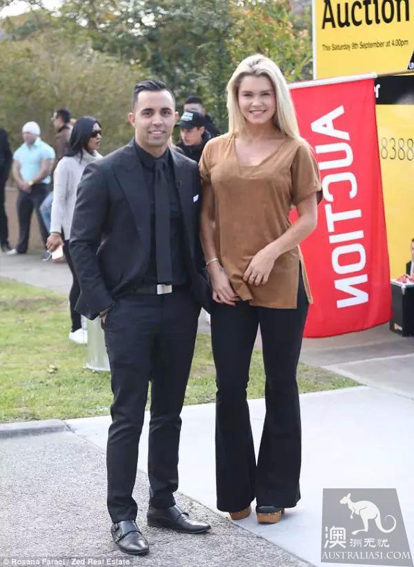 How could Australia sell a house like this? A group of sexy actresses danced in front of the house in bikinis, and the house sold 2 million more