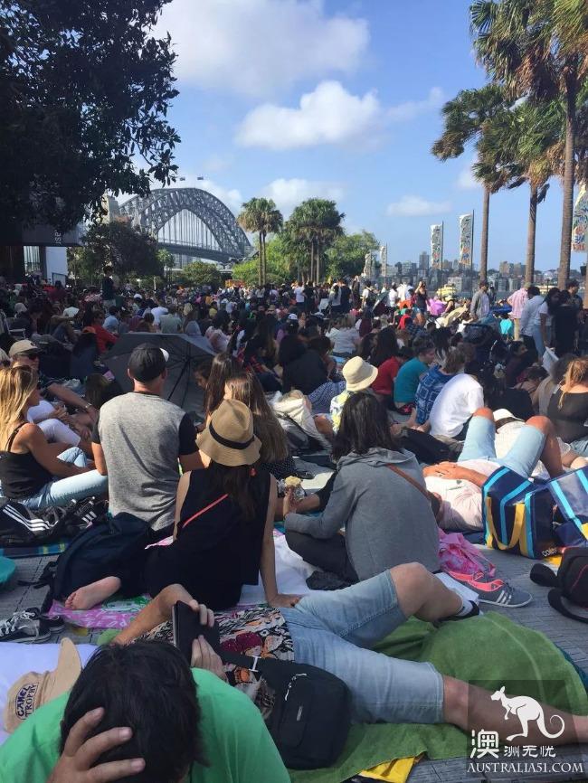 Sydney fireworks exploded at 9: 00! Thousands evacuate! Zero rainbow fireworks shock the world! Australian Chinese play mahjong to take the lead in the New year's New year! Take a look at the atlas first!