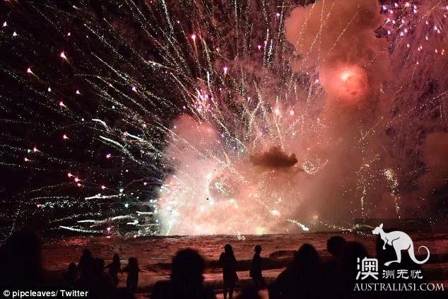 Sydney fireworks exploded at 9: 00! Thousands evacuate! Zero rainbow fireworks shock the world! Australian Chinese play mahjong to take the lead in the New year's New year! Take a look at the atlas first!