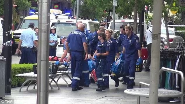 Burst! Shootings at Sydney Mall! one dead, blood on the ground! The suspect is still at large.