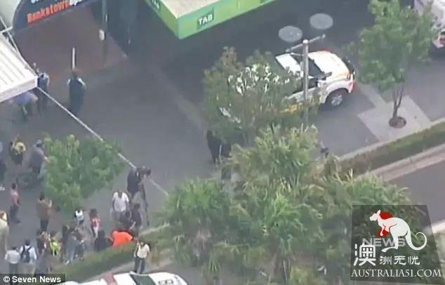 Burst! Shootings at Sydney Mall! one dead, blood on the ground! The suspect is still at large.