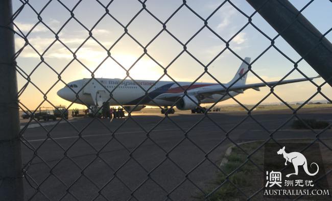 I thought I was dying! Malaysia Airlines again! Sydney to Kuala Lumpur passengers talk about the moment of 'Life and death' in the Ai