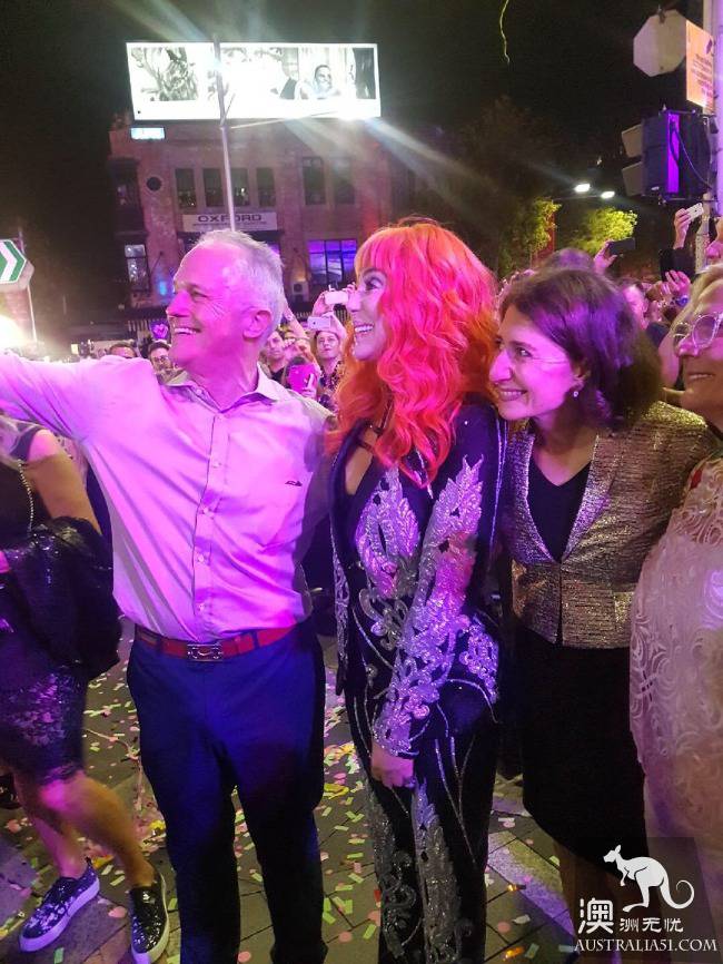 40th Gay Big parade, Australian Prime Minister Tam Po shows up for a photo with the public