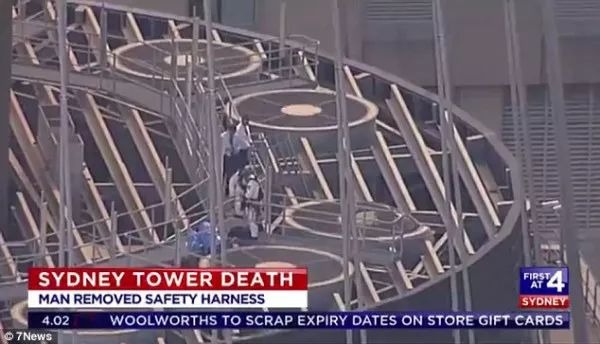 Burst! A woman was killed this afternoon while falling from the Skywalk tourism project in Sydney