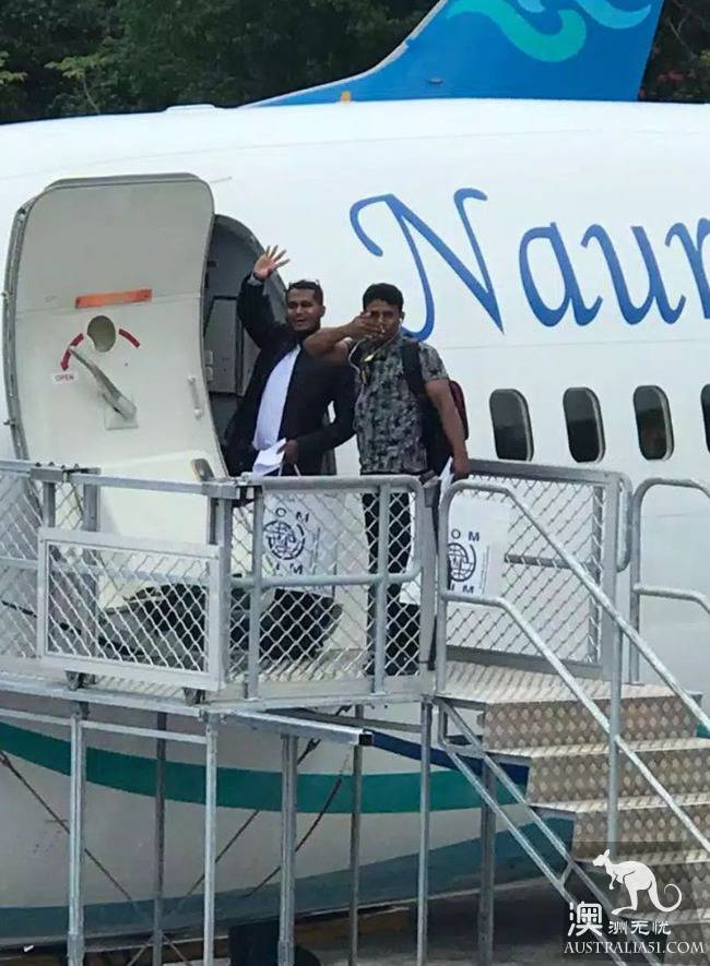 The fifth group of refugees left the Nauru refugee centre and flew to the United States to settle