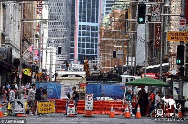Sydney Light Rail is screwed up! One of the civilian buildings has not been repaired! Contractor claim 1.2 billion! It takes 1 billion to break the contract! Government is in a dilemma!