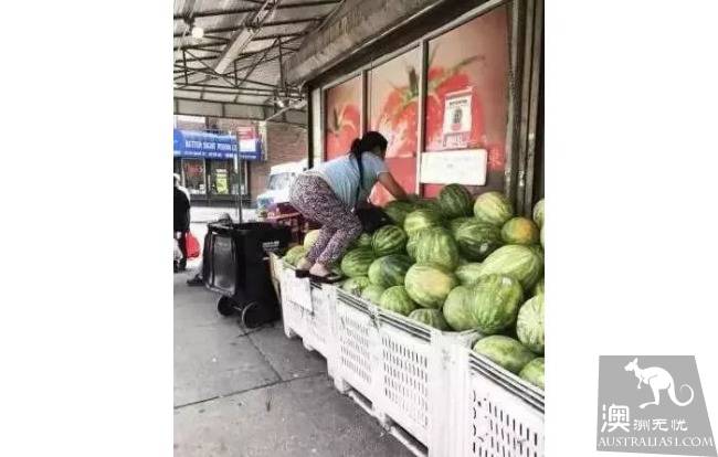 A picture brushed up the moments of Chinese people at home and abroad.