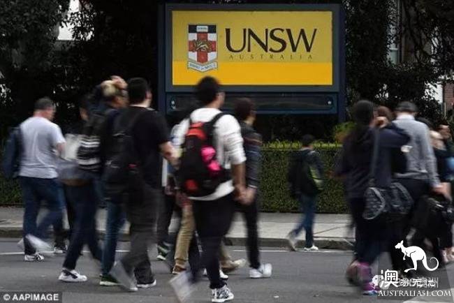 Nearly one hundred and eighty thousand Chinese students pour into Australia! The number of students studying abroad has reached an all-time high again!