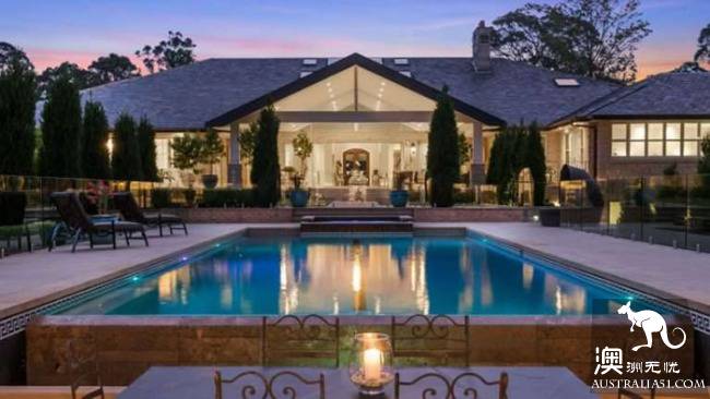 Zhou Qun, China's richest woman, rushed to buy a Sydney mansion, breaking the local record.