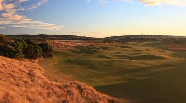 No. 1 public stadium in Australia: Bampogoo dunes Barnbougle Dunes Golf