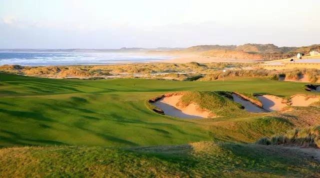 No. 1 public stadium in Australia: Bampogoo dunes Barnbougle Dunes Golf