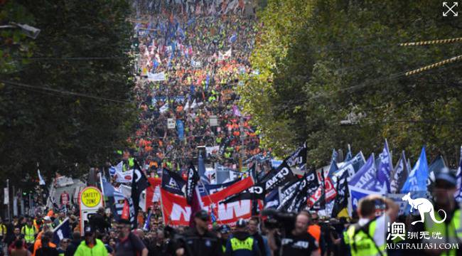 The whole city is clogged up! Melbourne's 60,000 labourers took to the streets to oppose the Budget, but few Chinese were seen!