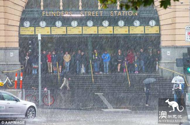 Block the city! The flood flooded Hobart. Sydney's next!