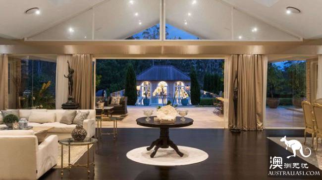 Zhou Qun, China's richest woman, rushed to buy a Sydney mansion, breaking the local record.