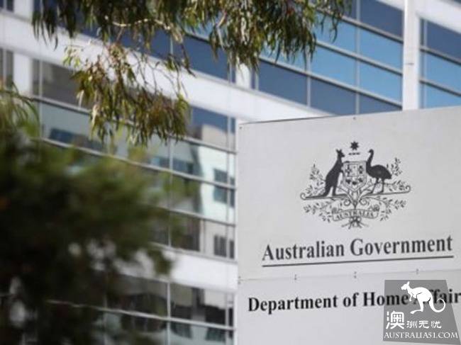 What is the Australian government singing? Cut back on the PR, and at the same time, desperately issuing a bridge visa.