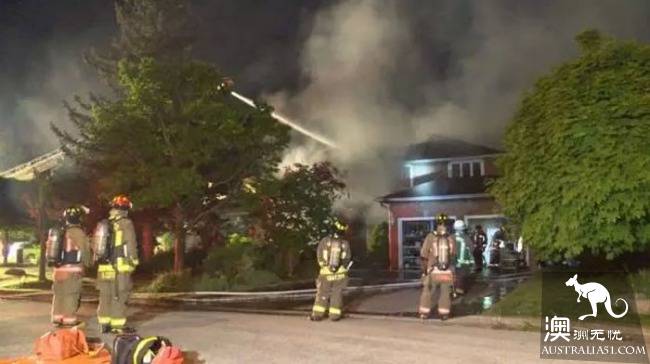 China's 18-year-old female student died in a fire in the early morning of the mansion. Roommates jump the window for self-help!