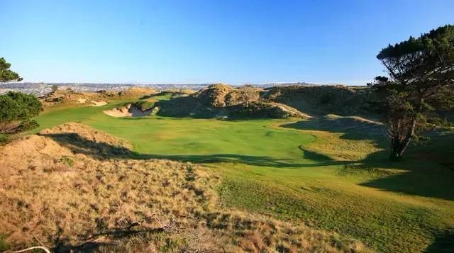No. 1 public stadium in Australia: Bampogoo dunes Barnbougle Dunes Golf