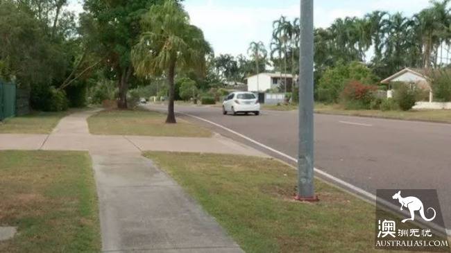 An Australian woman walked along the street in the evening and was followed by a follow-up to violence.