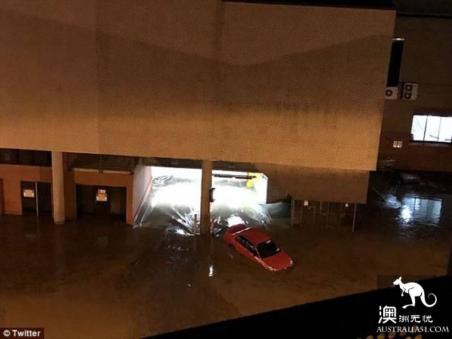 Block the city! The flood flooded Hobart. Sydney's next!