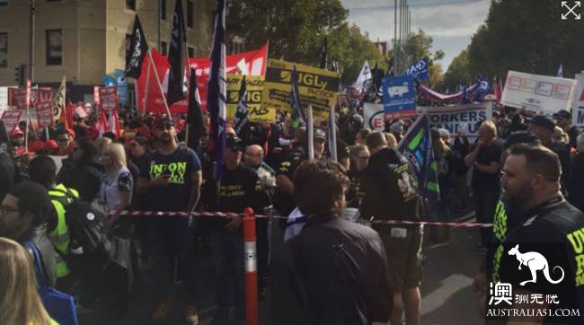 The whole city is clogged up! Melbourne's 60,000 labourers took to the streets to oppose the Budget, but few Chinese were seen!