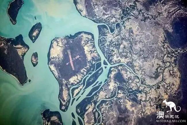 Aerial photo of Australia? This group of God's vision of Australia, is the real shock.