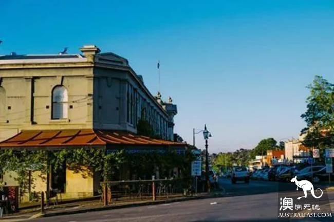 Melbourne is surrounded by these beautiful personality town!
