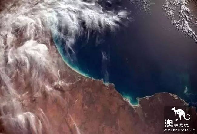 Aerial photo of Australia? This group of God's vision of Australia, is the real shock.