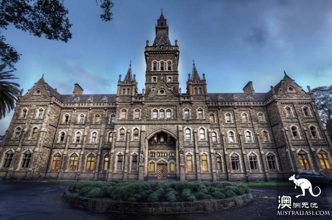 According to the ranking of universities in the world, the number of famous Australian universities is second only to that of Britain and the United States.