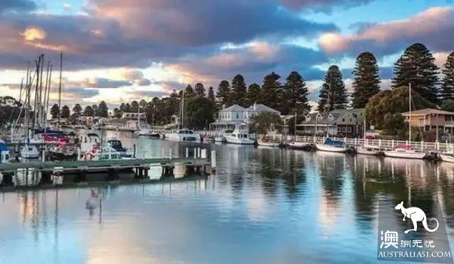 Melbourne is surrounded by these beautiful personality town!
