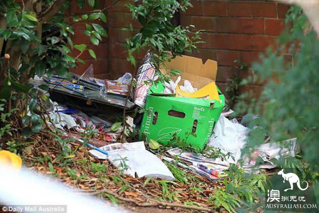 The Sydney man's corpse was unknown for a year, and the neighbor's identity as the owner of the house was revealed.
