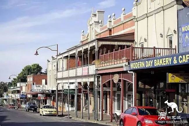 Melbourne is surrounded by these beautiful personality town!