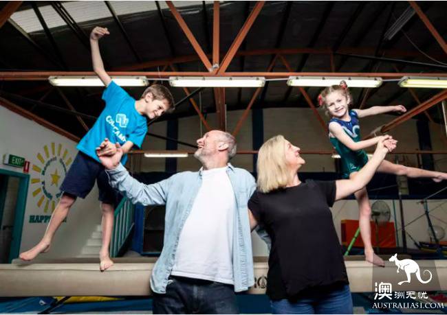 Australian children have to make up for classes, too! 40% of parents apply for classes and 20% of their income is spent at home.