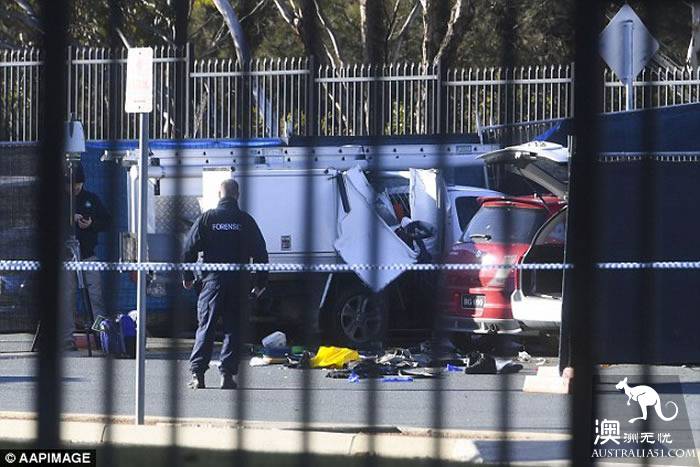 Australian boys outside primary school to pick up children, died of a car explosion