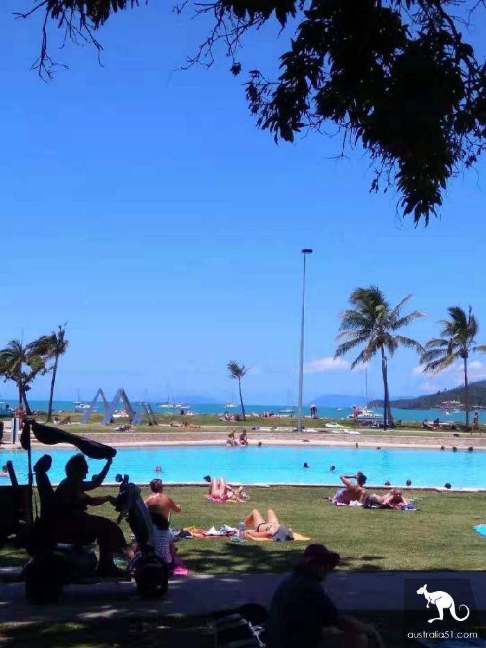 15 days & 00, the story of a Sydney student traveling to Keynes