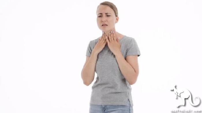 How antimicrobial mouthwash helps before and during a cold or virus attack