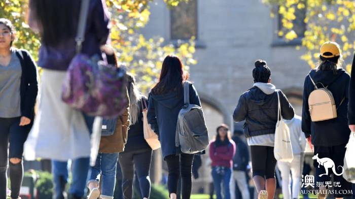 How much do arts students earn in Australia? This study gives a surprising answer.