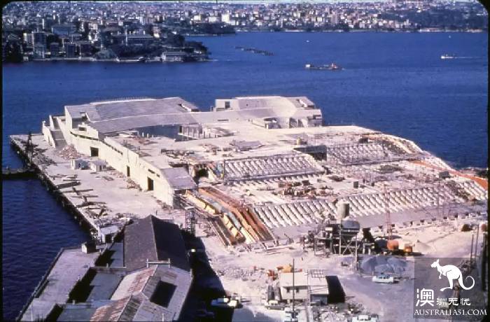 Sydney Opera House is 45 years old! It is now a typical Australian architecture, and it has all gone through this.